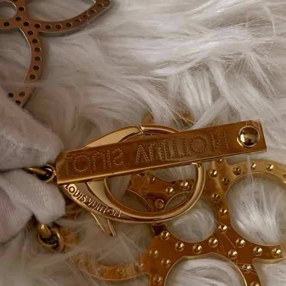 LV Fleur d’Épi Bag Charm / Key Holder ✨ - Picture 15 of 15